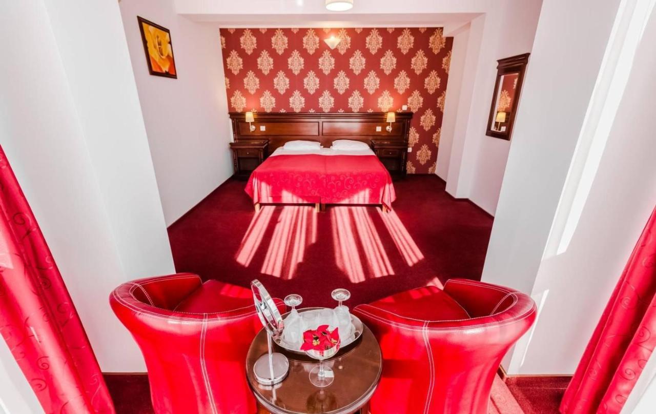 Hotel Bulevard Fagaras Exterior photo